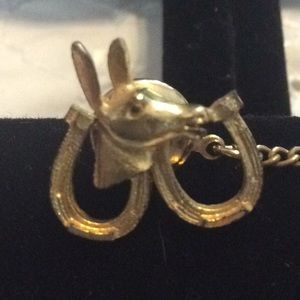 💕 Horse horseshoe tie tac pin goldtone